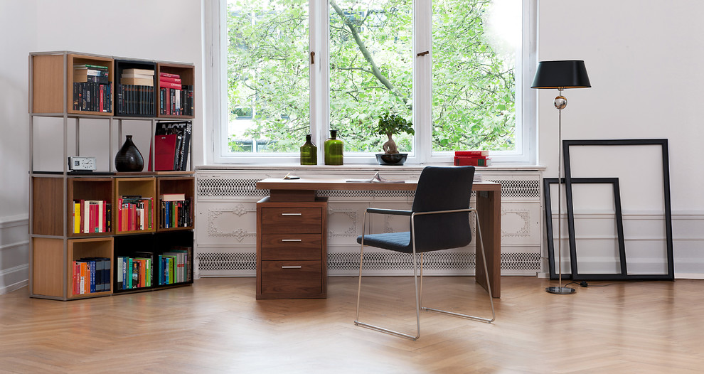 Modern Living Contemporary Home Office Berlin by fashion4home