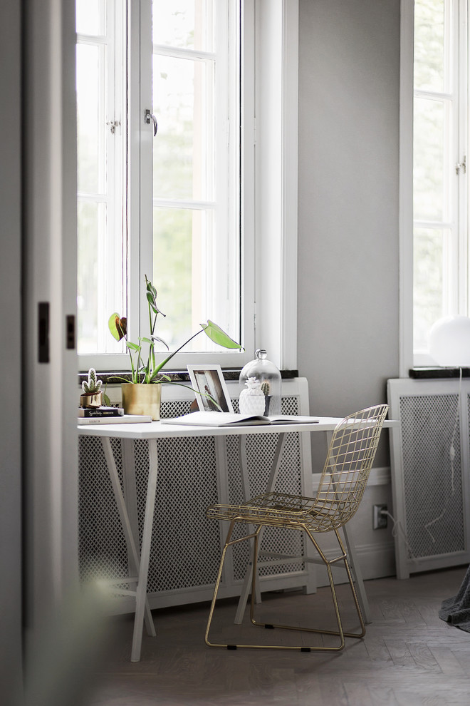 Photo of a contemporary home office in Stockholm.