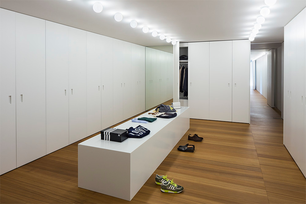 Inspiration for a contemporary closet remodel in Venice