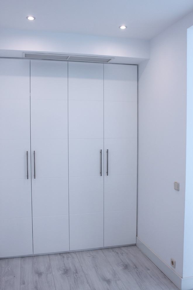 Photo of a modern wardrobe in Madrid.