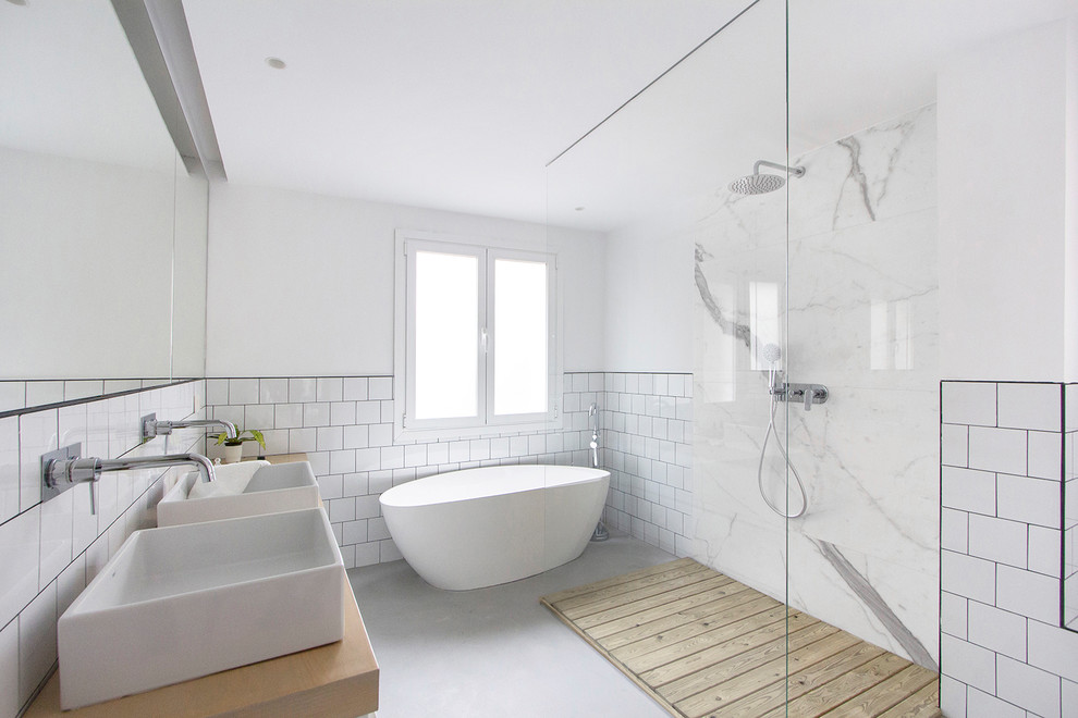 Foto de cuarto de baño escandinavo con microcemento