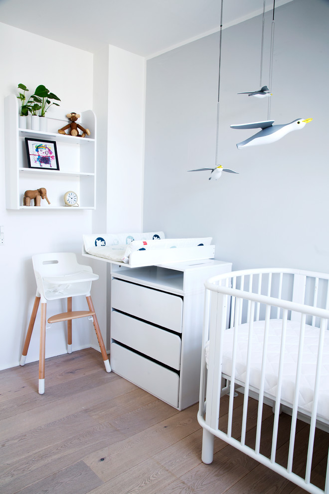 コペンハーゲンにある北欧スタイルのおしゃれな赤ちゃん部屋の写真