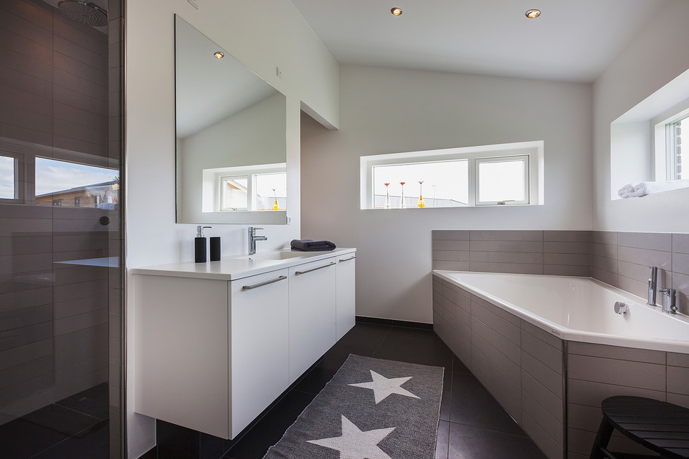 Design ideas for a modern bathroom in Copenhagen.