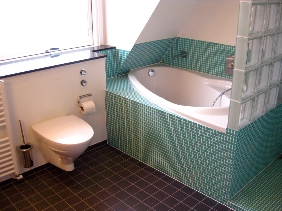 コペンハーゲンにあるミッドセンチュリースタイルのおしゃれな浴室の写真