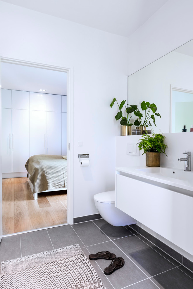 Design ideas for a contemporary bathroom in Aarhus.