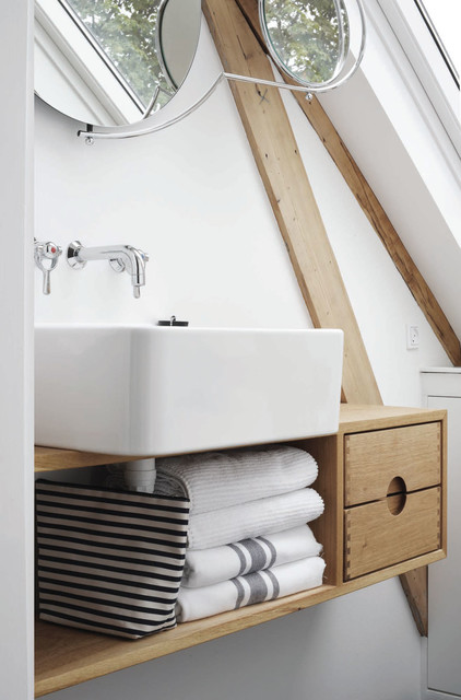 Smalt vaskemøbel i eg - Rustikt - Badeværelse - Odense - af Køkkenskaberne  ApS | Houzz