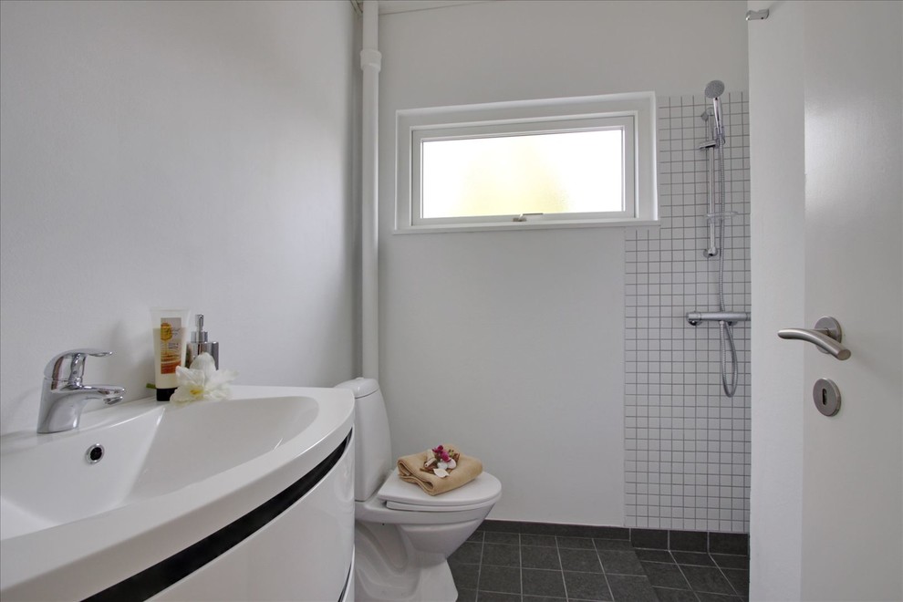 コペンハーゲンにあるおしゃれな浴室の写真