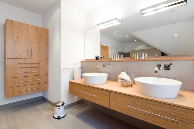 Am Doppelwaschtisch kann man sich frei entfalten - Modern - Badezimmer -  München - von HEIMWOHL GmbH | Houzz