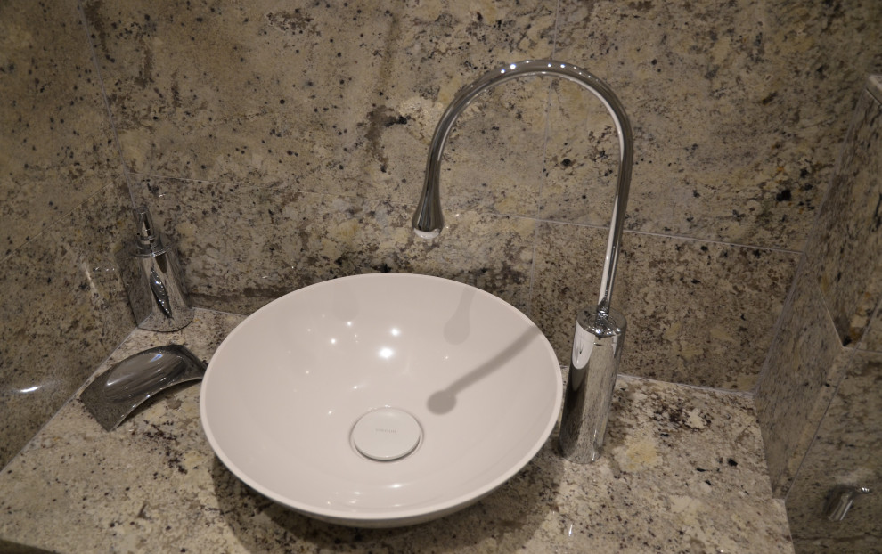 Aufsatzwaschbecken mit Gessi-Armatur - Modern - Bathroom - Munich - by  EBauPlan UG | Houzz