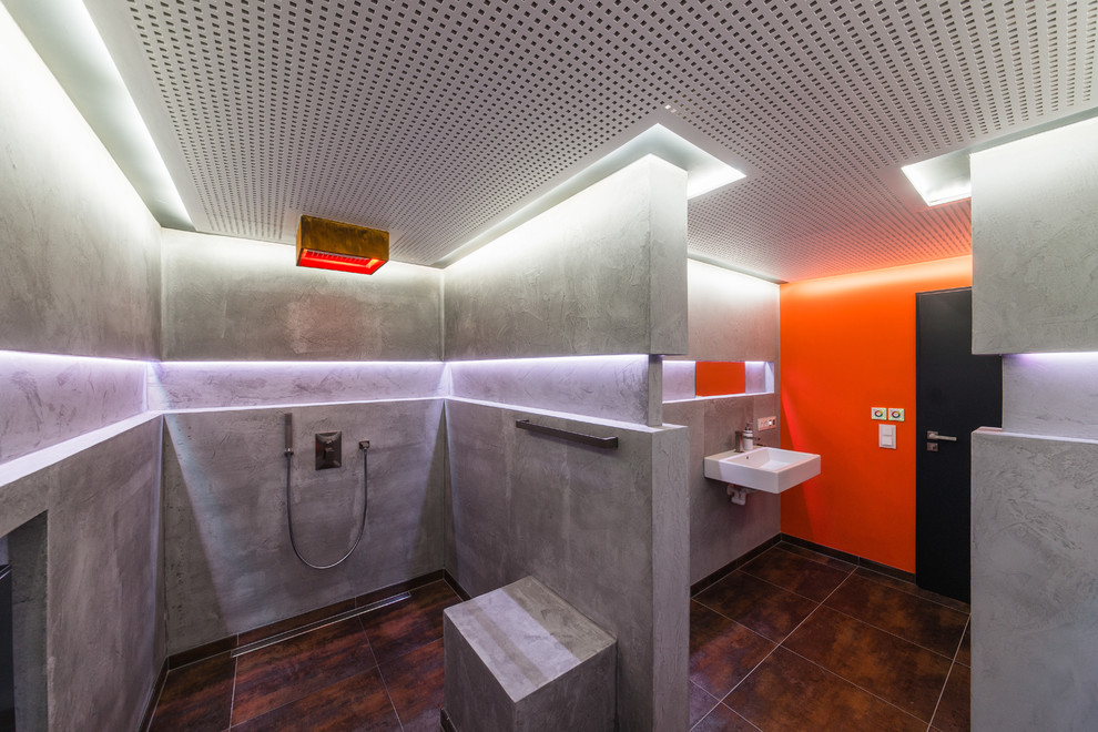 Modernes Badezimmer mit offener Dusche in Frankfurt am Main