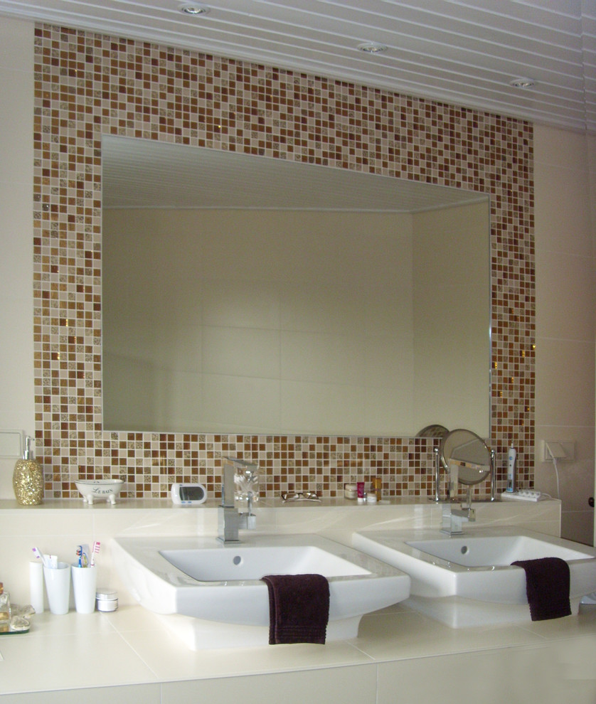 Идея дизайна: ванная комната среднего размера в классическом стиле