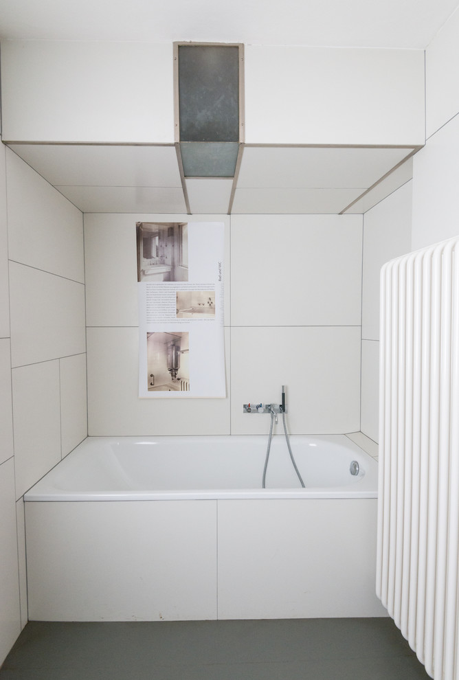 Photo of a modern bathroom in Berlin.