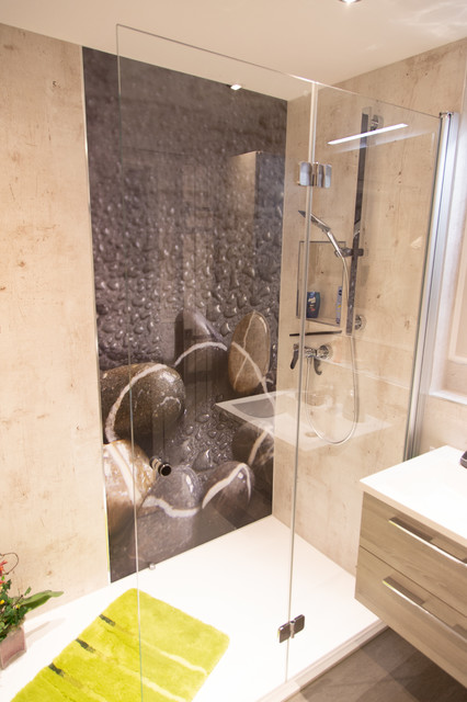 Der Einsatz einer Fototapete wirkt Wunder - Contemporary - Bathroom -  Dresden - by Raumkonzepte-Schöne Bäder | Houzz IE