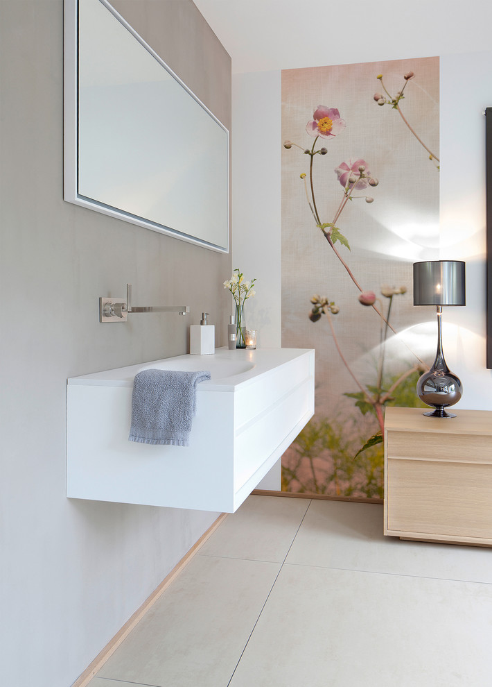 This is an example of a contemporary bathroom in Cologne.
