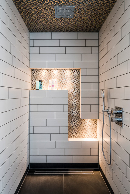 Dusche mit verspielten Details und Mosaik an der Decke - Contemporary -  Bathroom - Stuttgart - by Peter Langenhahn | Houzz IE