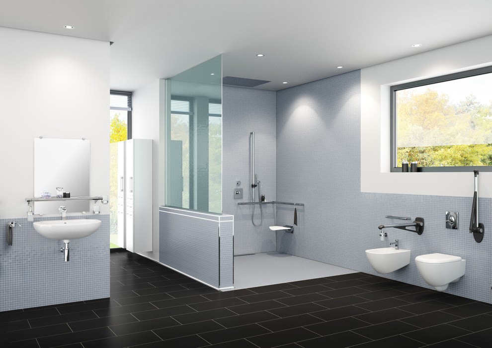 Modernes Badezimmer mit Wandwaschbecken und bodengleicher Dusche in Hamburg