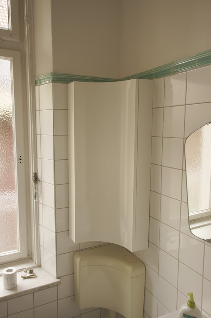 Einbauten im Altbau: Bad, Eckschrank über WC-Spülkasten - Modern -  Badezimmer - Hamburg - von Pahl Interior | Houzz