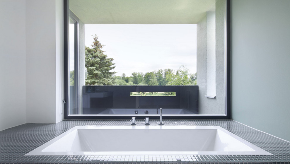 Design ideas for a contemporary bathroom in Frankfurt.