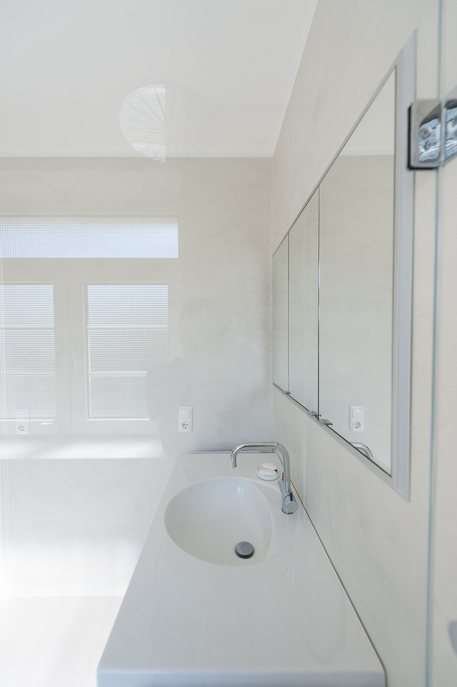 ケルンにあるコンテンポラリースタイルのおしゃれな浴室の写真