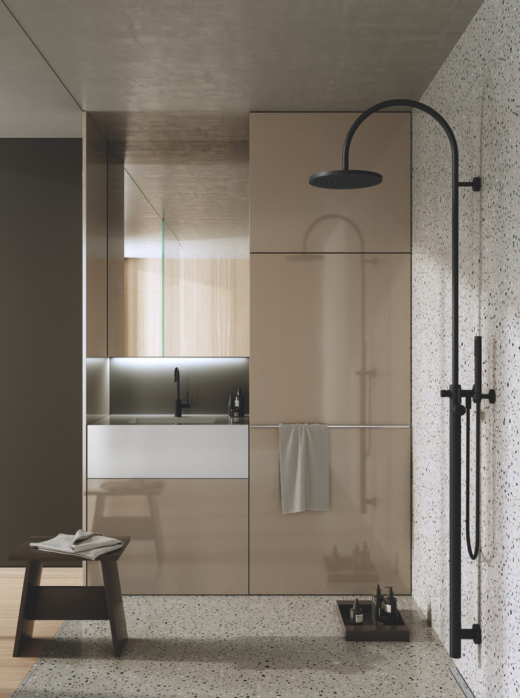 Exempel på ett mellanstort modernt vit vitt badrum med dusch, med släta luckor, bruna skåp, en öppen dusch, flerfärgad kakel, vita väggar och ett integrerad handfat