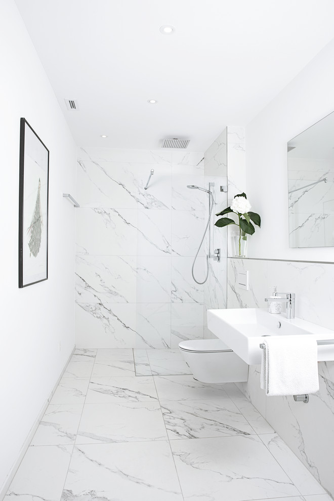 Свежая идея для дизайна: ванная комната среднего размера в стиле модернизм с открытыми фасадами, белыми фасадами и душевой кабиной - отличное фото интерьера