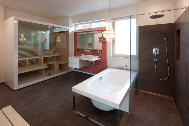 Modernes Wohnhaus mit offenem Grundriss - Modern - Badezimmer - Sonstige -  von Martin Kemminer Freier Architekt | Houzz