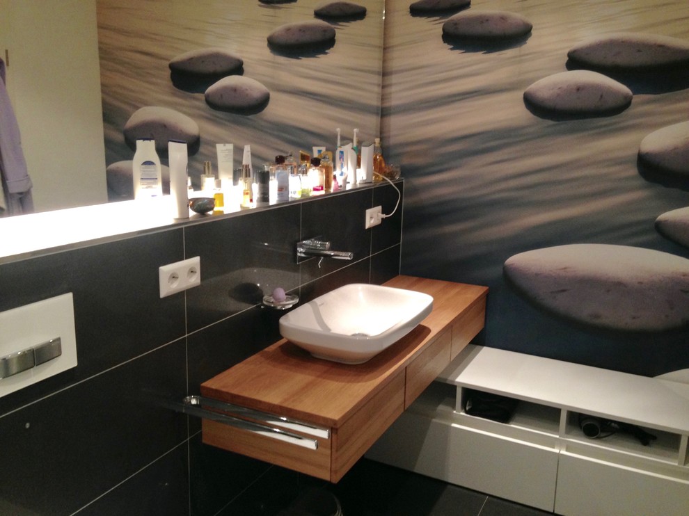 Medium sized contemporary bathroom in Stuttgart.
