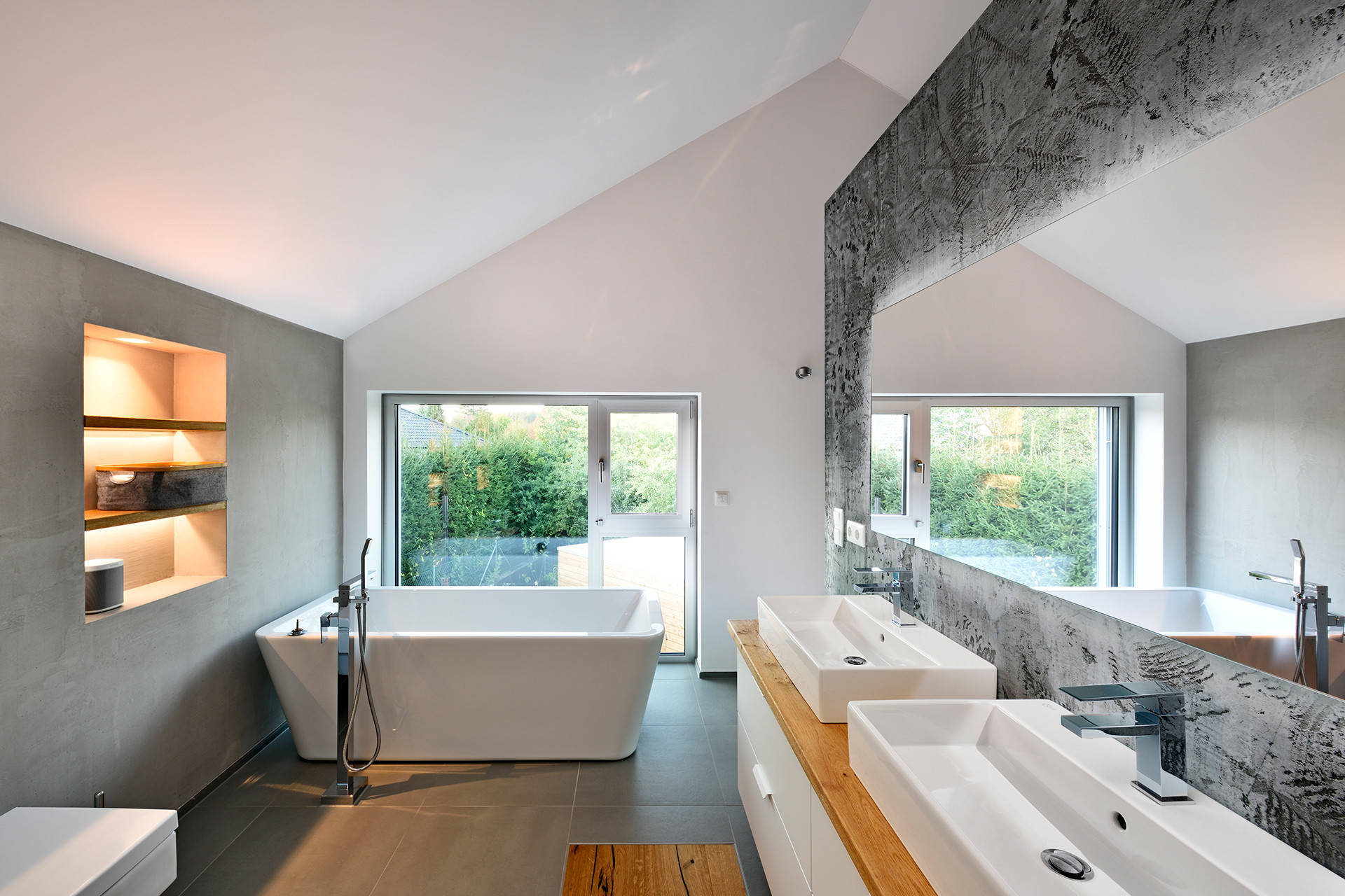 offenes Bad mit freistehender Badewanne - Contemporary - Bathroom -  Nuremberg - by kühnlein architekten GmbH | Houzz