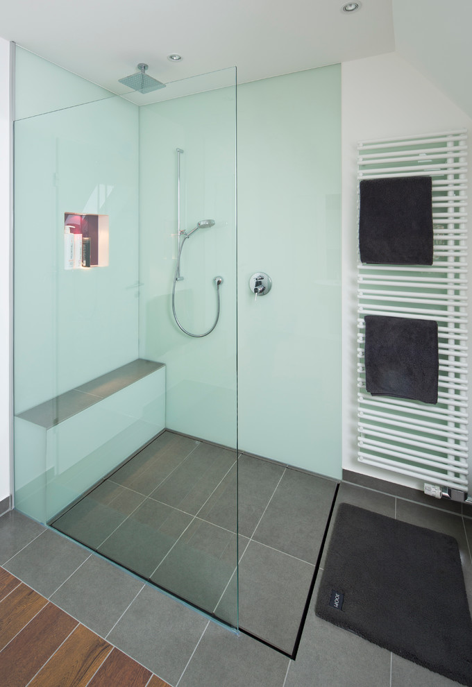 Example of a trendy bathroom design in Hamburg