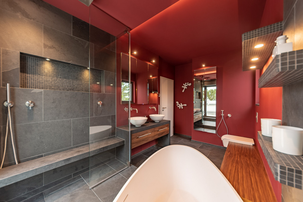 Example of a trendy bathroom design in Munich