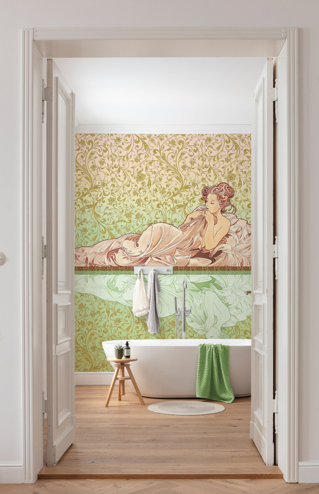 Großes Klassisches Badezimmer En Suite mit freistehender Badewanne, grüner Wandfarbe, Laminat, Aufsatzwaschbecken und braunem Boden in München