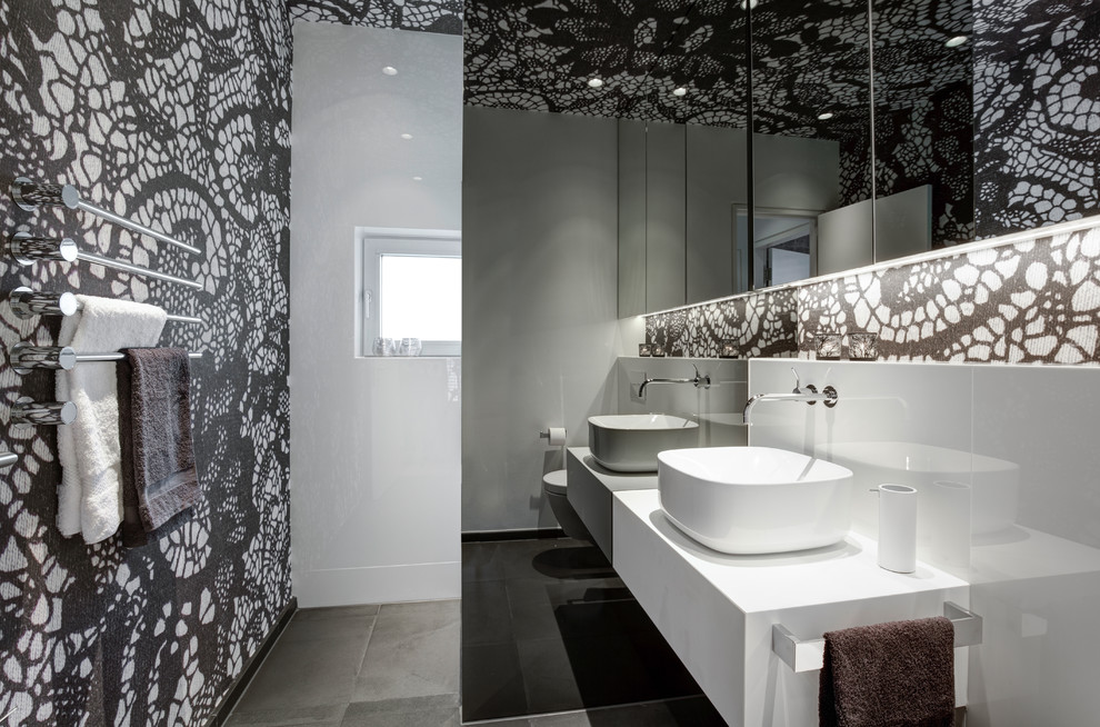 Example of a trendy bathroom design in Cologne