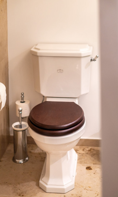 Retro WC - Traditional - Bathroom - Other - by TRADITIONAL BATHROOMS |  Houzz IE