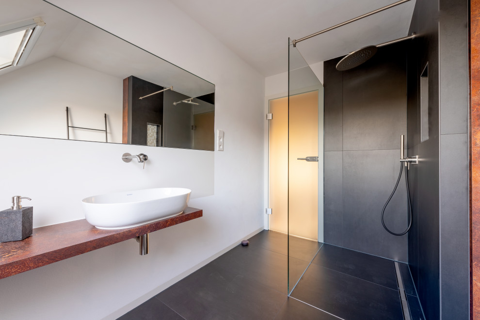 Mittelgroßes Modernes Badezimmer in Stuttgart