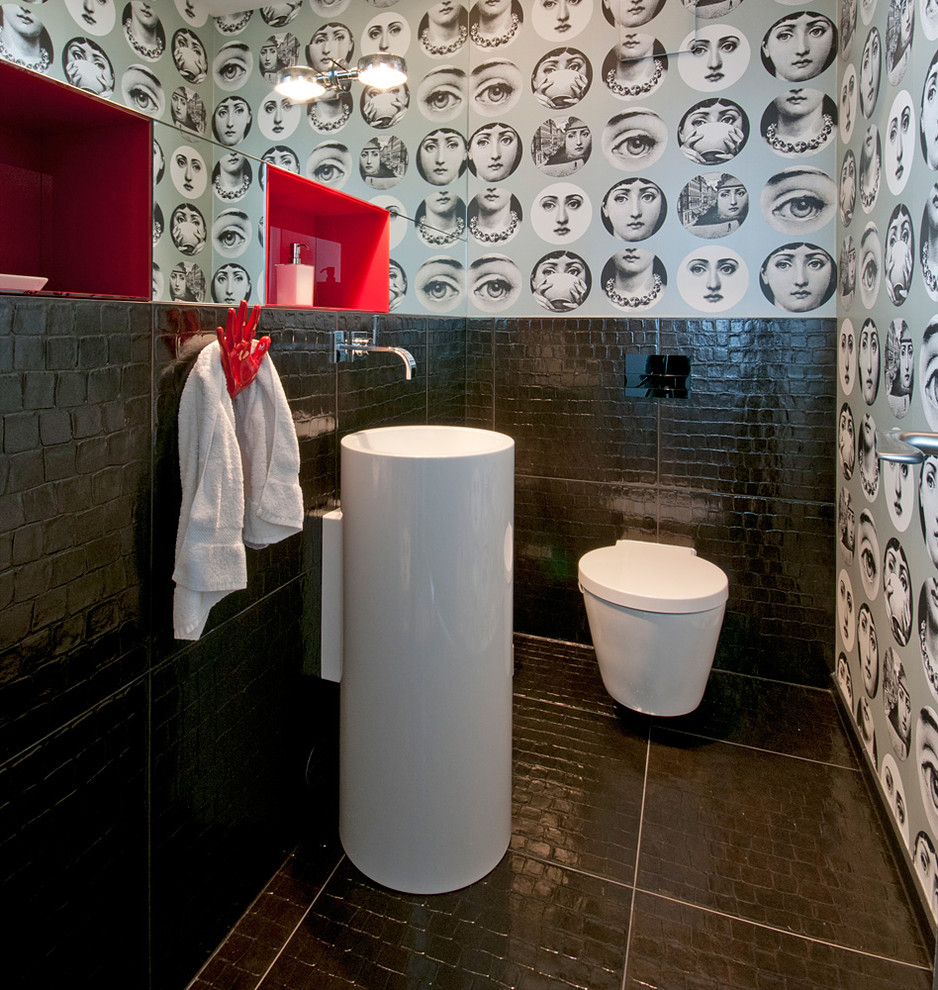 Foto di una stanza da bagno contemporanea con pareti multicolore