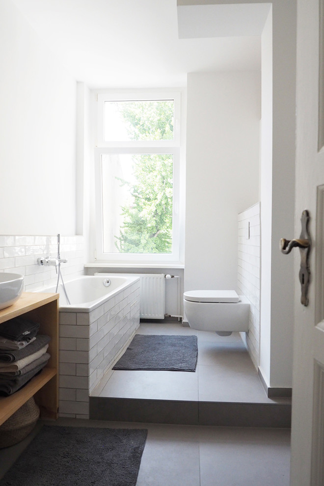 Inspiration for an industrial bathroom in Berlin.