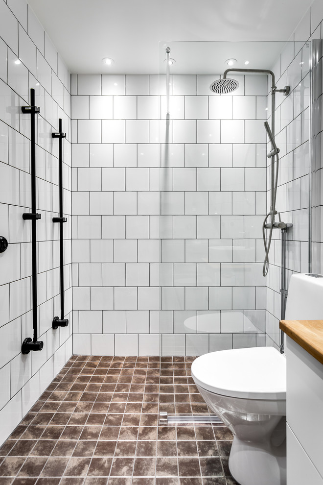 Inredning av ett minimalistiskt badrum