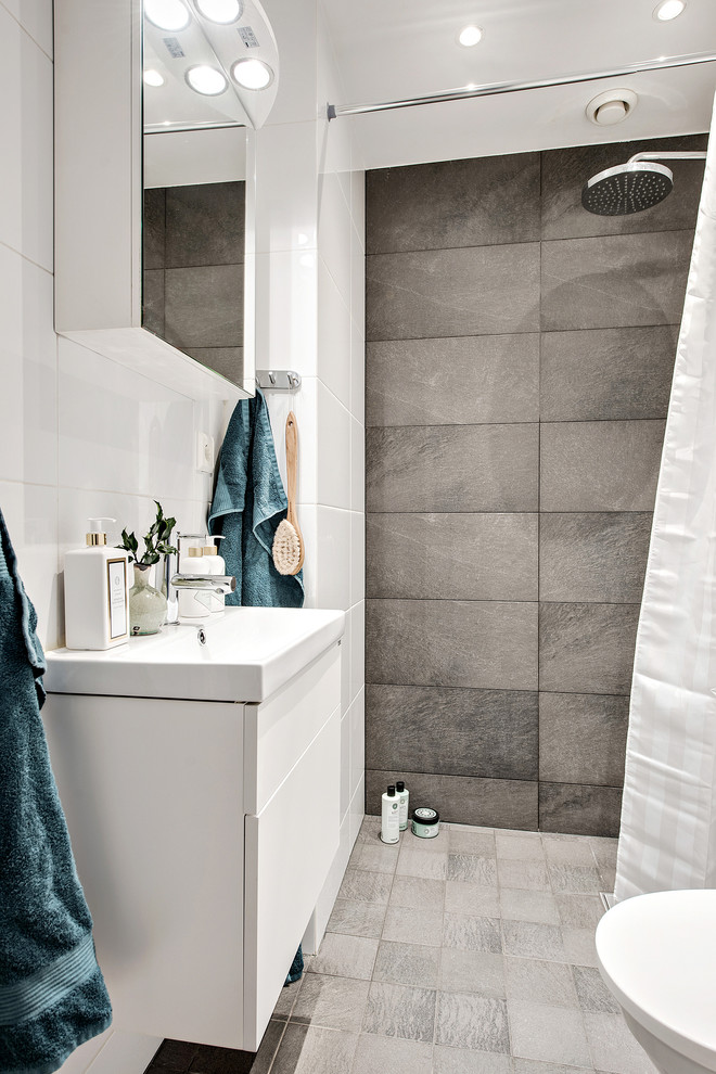 Example of a minimalist bathroom design in Gothenburg