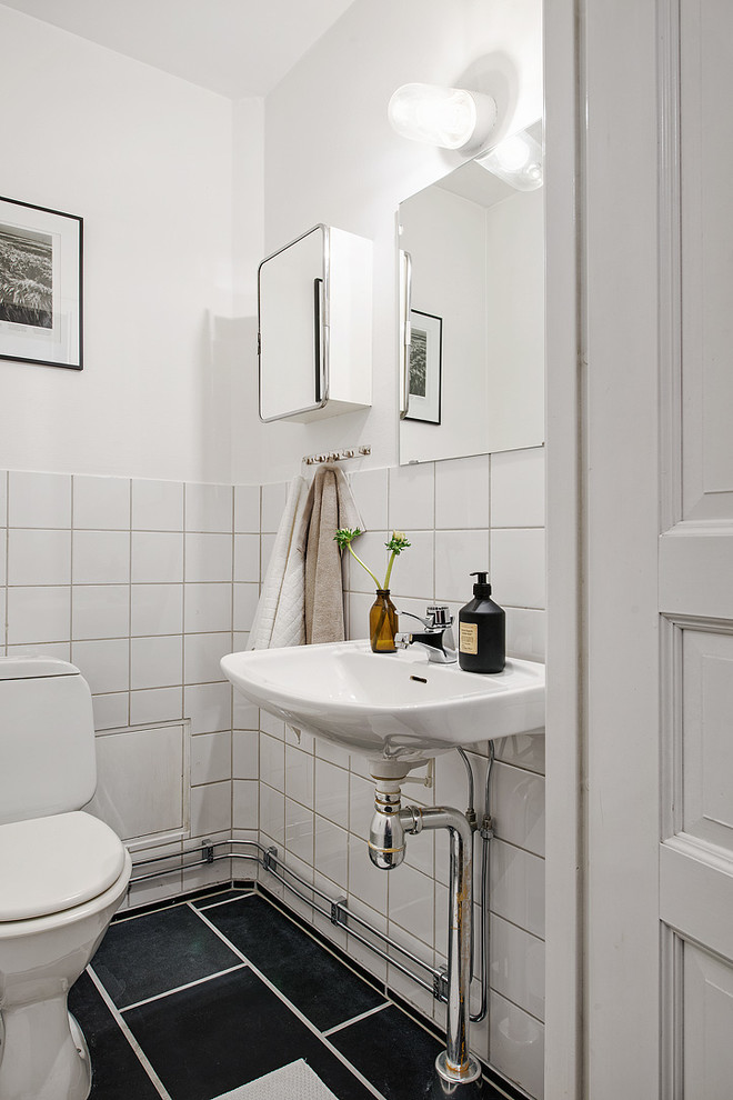 Esempio di una stanza da bagno scandinava