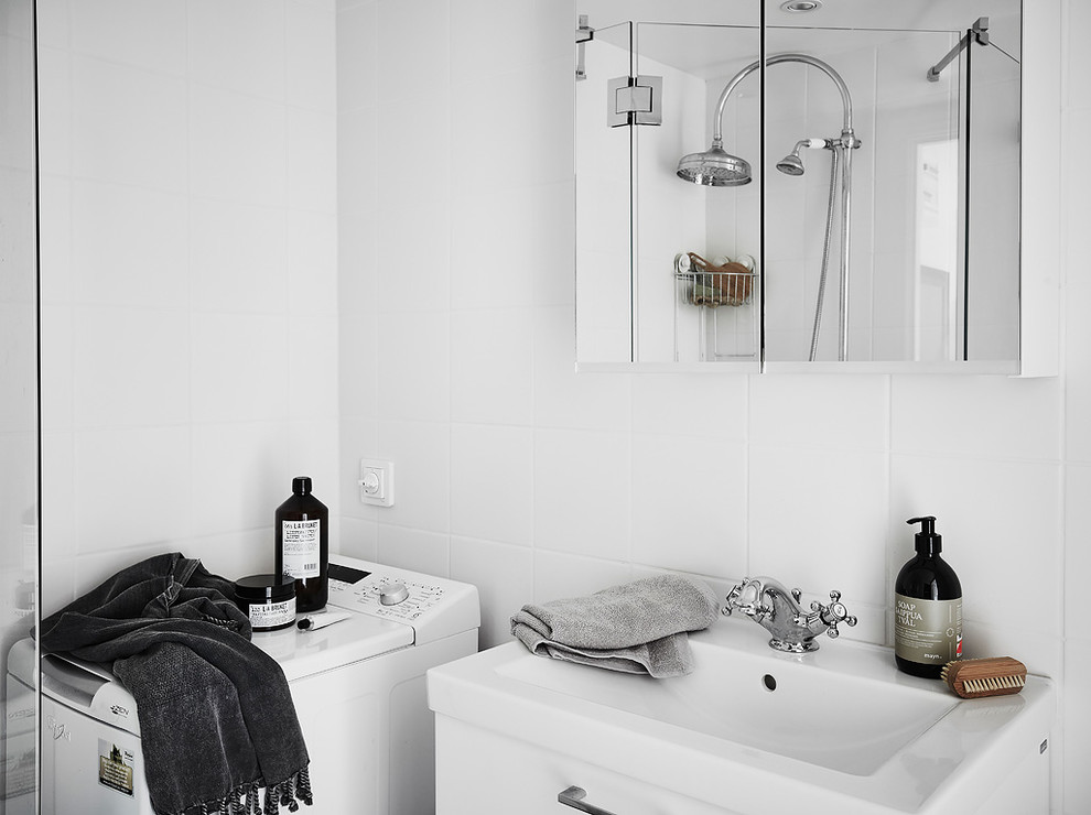 Inspiration for a bathroom remodel in Gothenburg