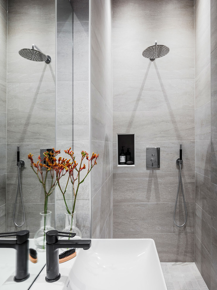 ヨーテボリにあるコンテンポラリースタイルのおしゃれな浴室の写真