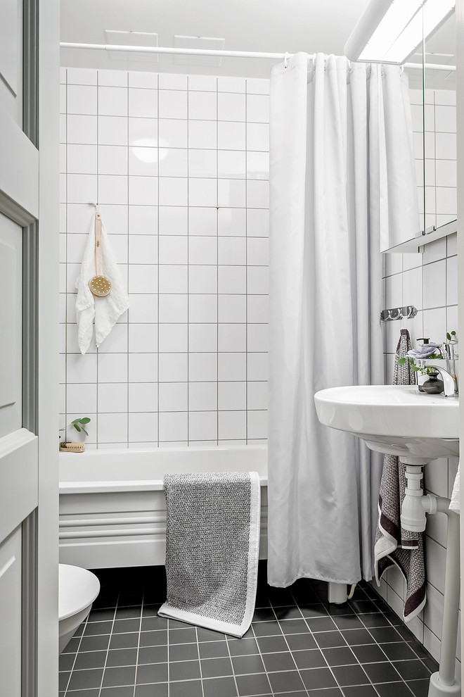 This is an example of a scandi bathroom in Gothenburg.