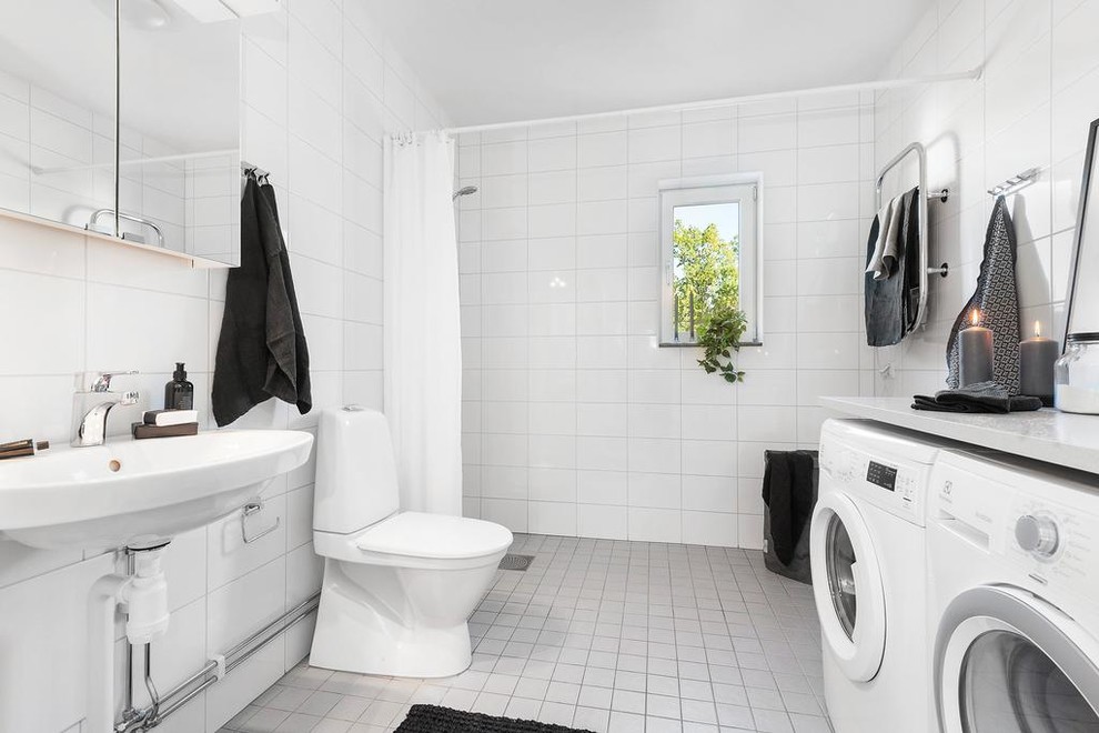 This is an example of a scandi bathroom in Stockholm.