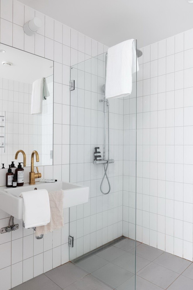 Ispirazione per una stanza da bagno scandinava