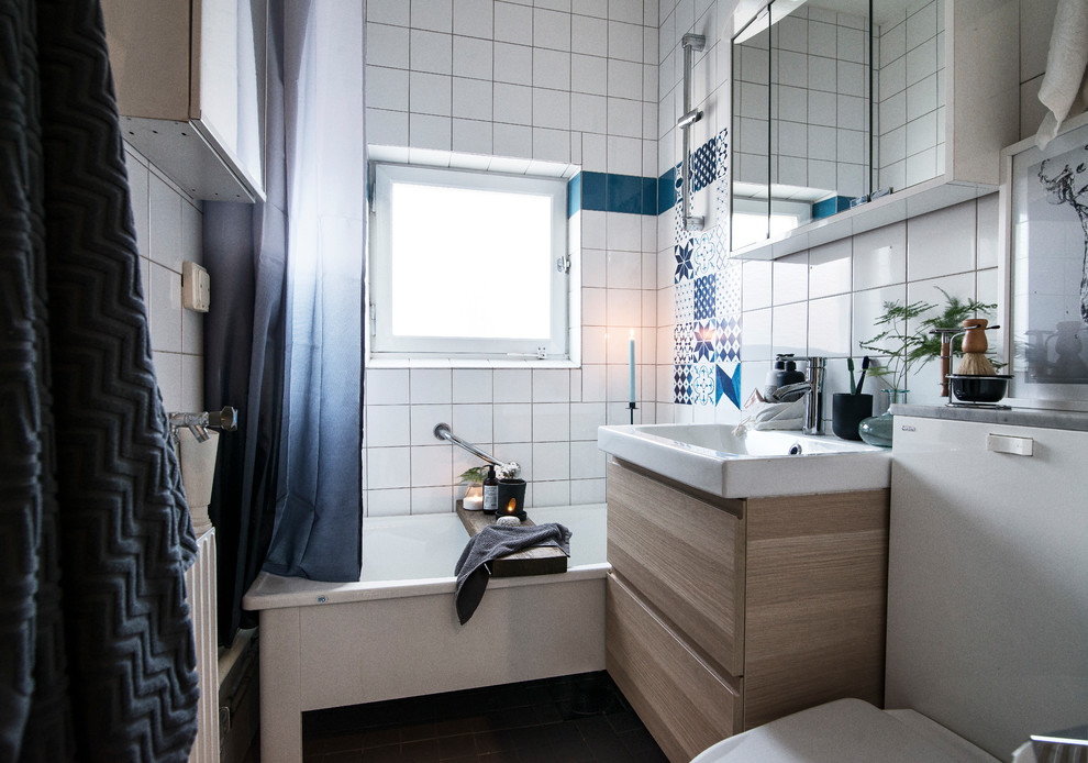 Inredning av ett minimalistiskt badrum