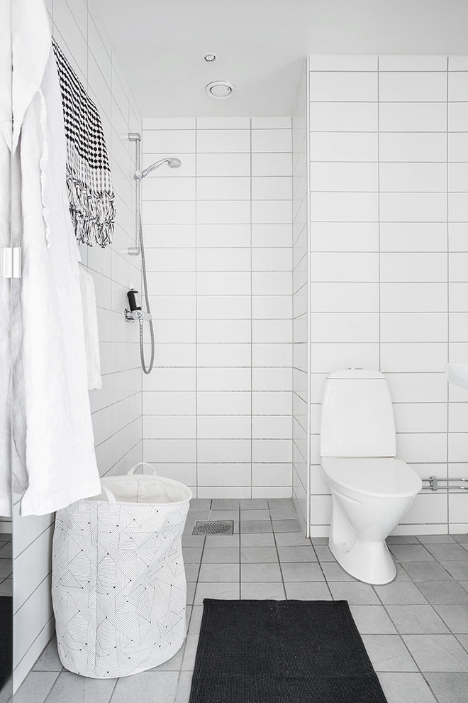 Bathroom - scandinavian bathroom idea in Gothenburg