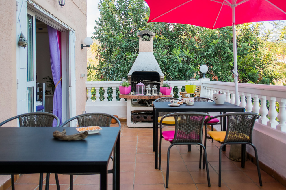Unbedeckter, Kleiner Mediterraner Balkon mit Grillplatz in Malaga