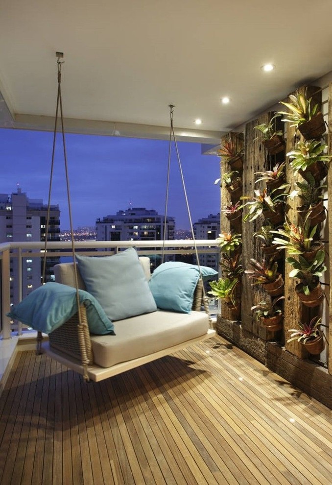 Idée de décoration pour un petit balcon design.