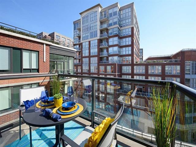 Balcony - small modern balcony idea in New York with no cover