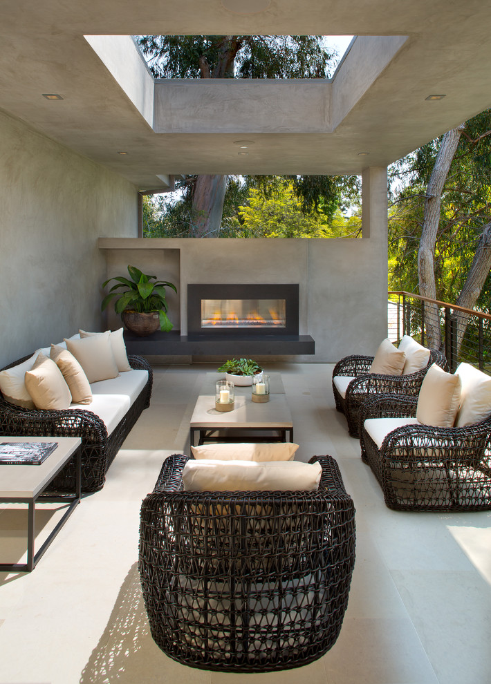 Inspiration for a contemporary balcony in Los Angeles.